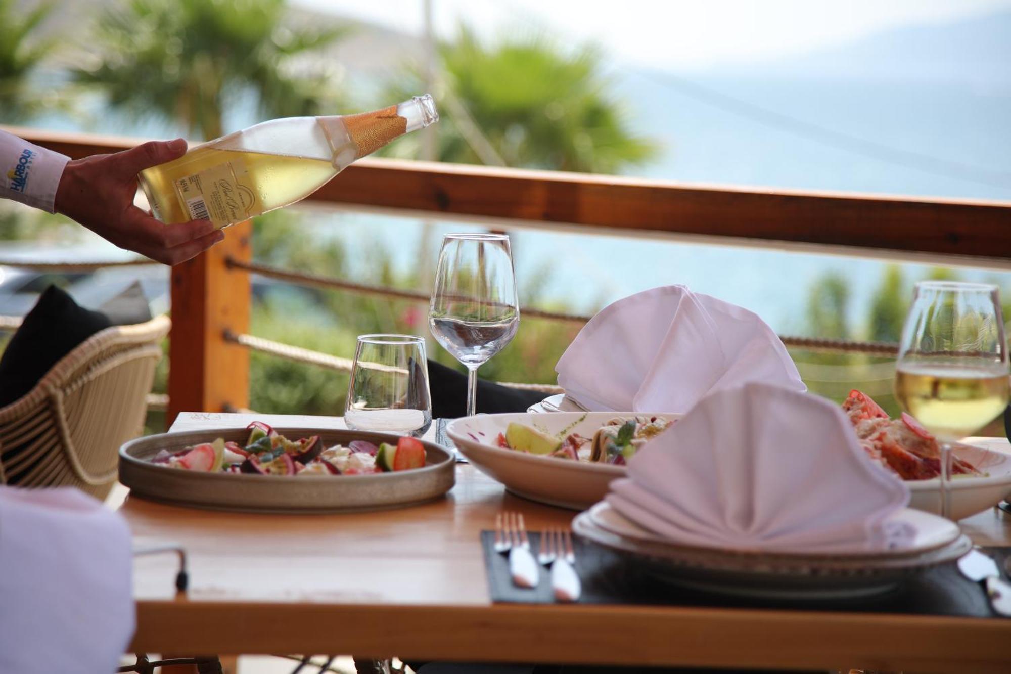 Harbour Hotel Sarande Exterior photo