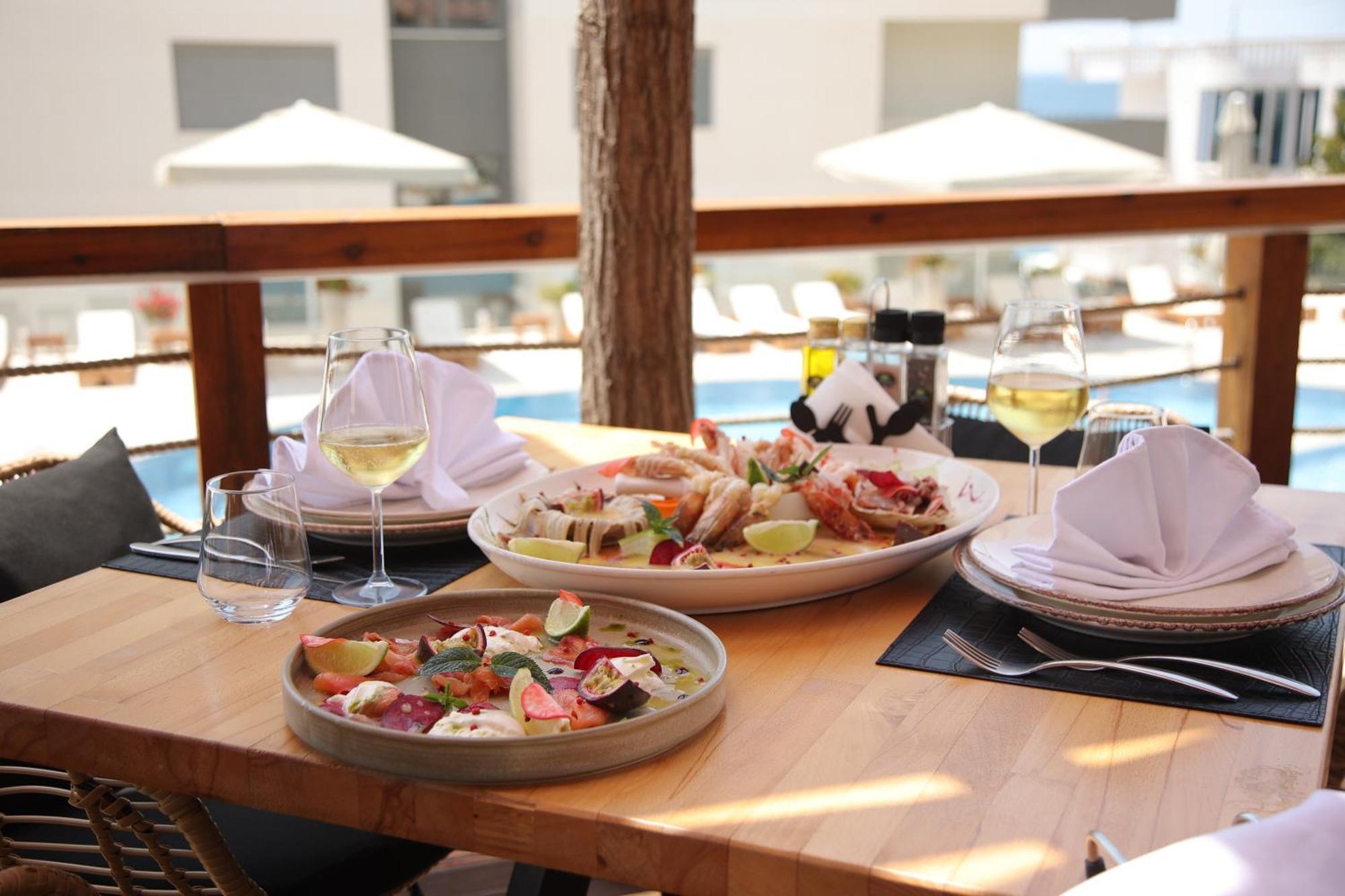 Harbour Hotel Sarande Exterior photo