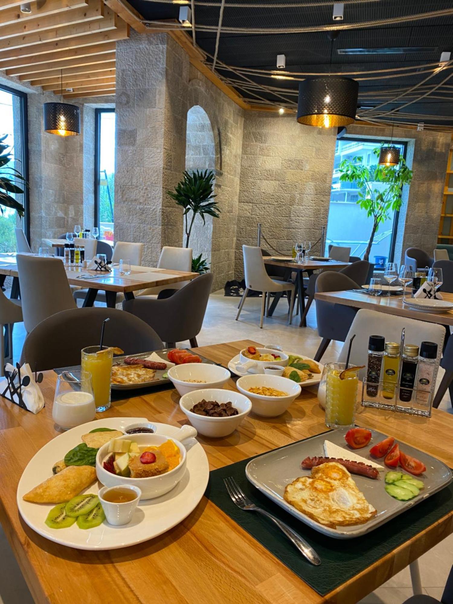 Harbour Hotel Sarande Exterior photo